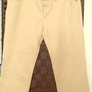 Capri pants